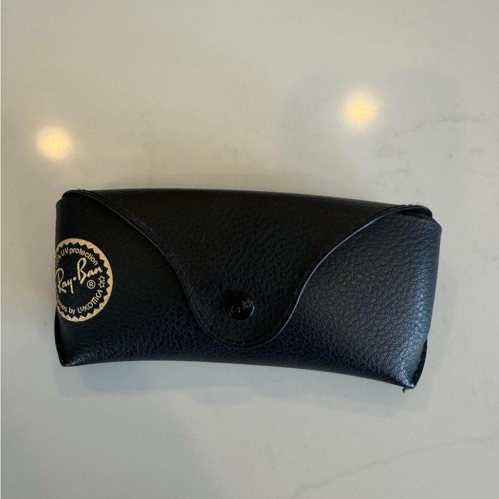 Ray-Ban Aviators - image 4